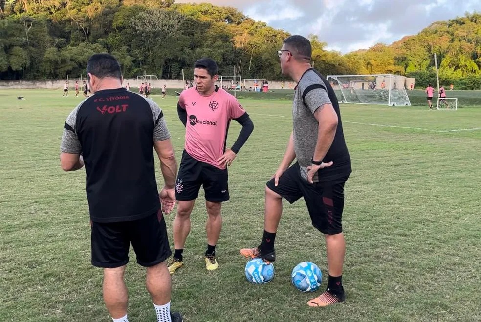 Osvaldo treino Vitória