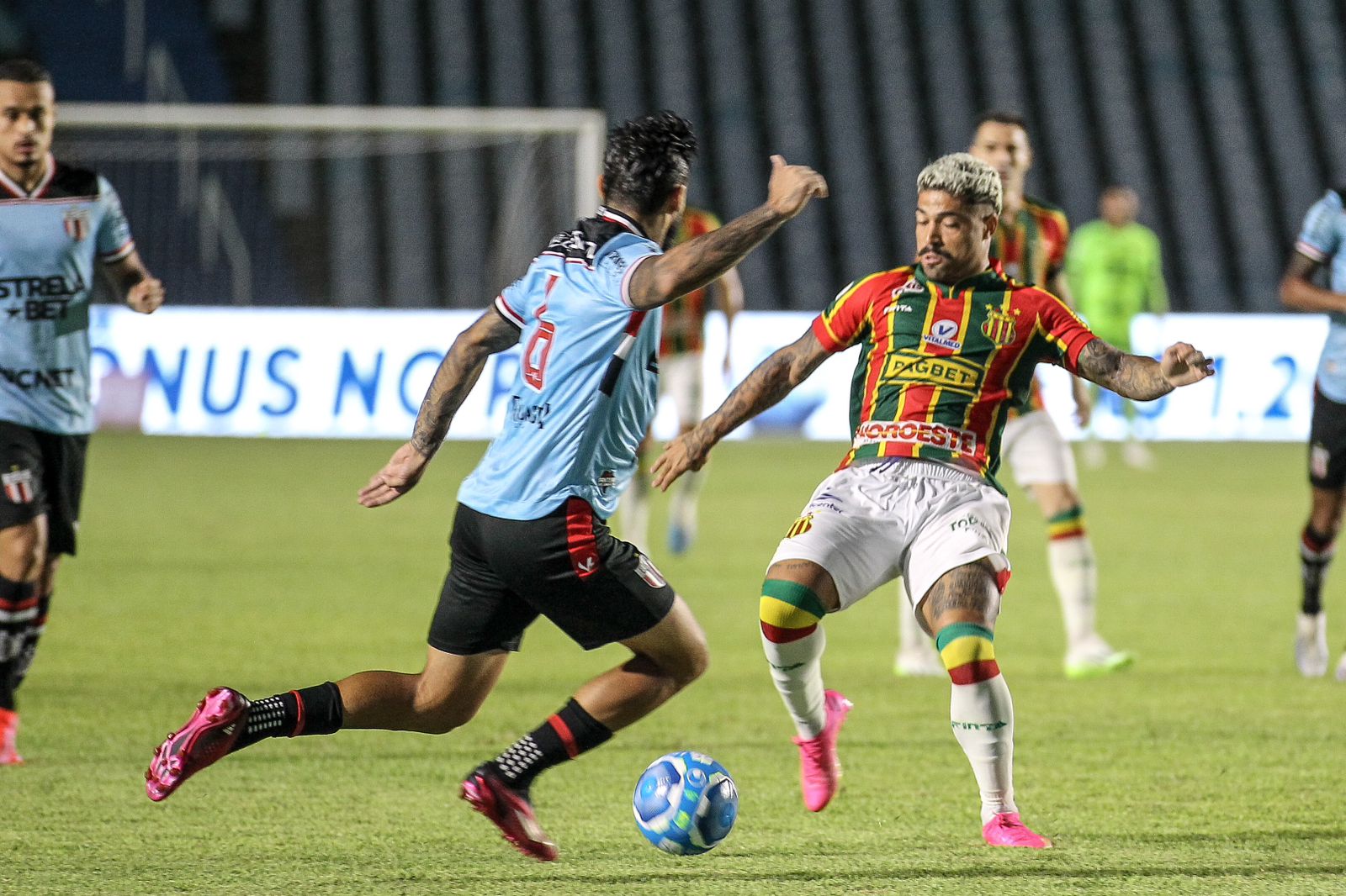 Série B: Só CRB vence em noite de empates na abertura da rodada