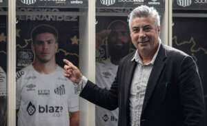 Gallo chega ao Santos e espera definição sobre Marcos Leonardo em breve: 'Não podemos perdê-lo'