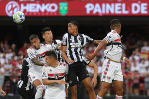 Welington admite São Paulo 'cansado' diante do Botafogo, após vitória sobre Corinthians