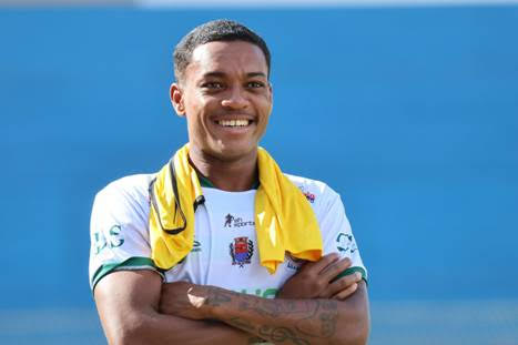 Segundona: Atacante do União São João prega constância para buscar o acesso