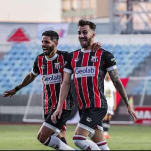 Série D: Artilheiro comemora gol na classificação do Anápolis: 