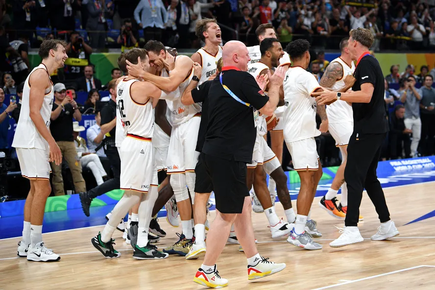 Alemanha supera Sérvia e conquista Copa do Mundo de basquete pela 1ª vez
