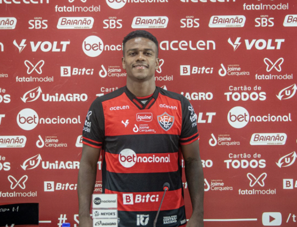 Felipe Vieira chegou ao Vitória por empréstimo junto ao Londrina (Foto: Victor Ferreira/EC Vitória)