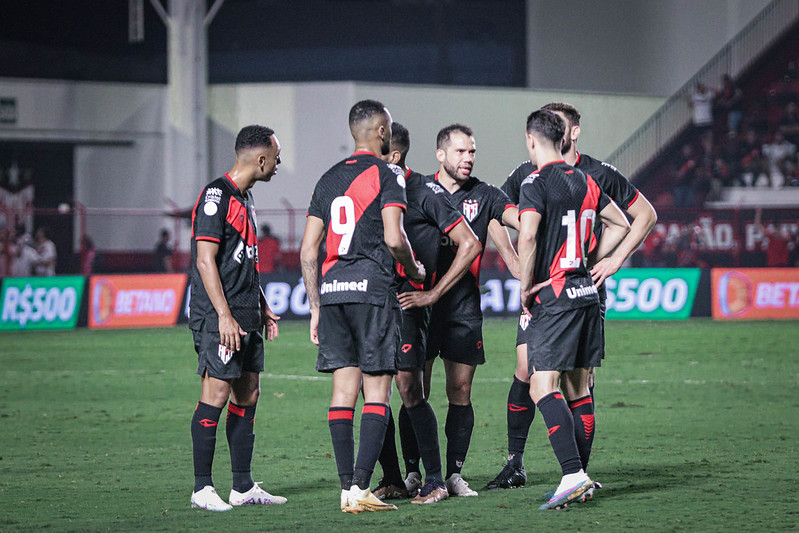 Atlético-GO vence jogo apertado contra o Criciúma e segue sonhando com o G-4 (Foto: Ingryd Oliveira/ACG)