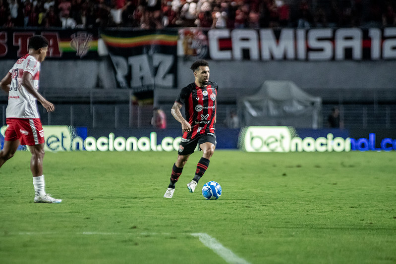 Wellington Nem foi absolvido da imputação do Código 254 (Foto: Victor Ferreira/EC Vitória)