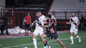 Botafogo-SP x Atlético-GO - Em bom momento, Dragão tenta encostar no G-4