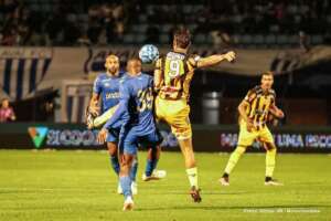 Série B: Após vitória, Barroca fala em 'campeonato de recuperação' do Avaí para se salvar do Z4