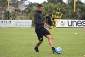 Série B: Barreto revela ansiedade com estreia pelo Criciúma e cita reencontro com Enderson Moreira