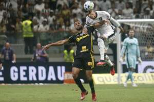 Botafogo dispara contra arbitragem após gol anulado: 'Para deixar o campeonato animado'
