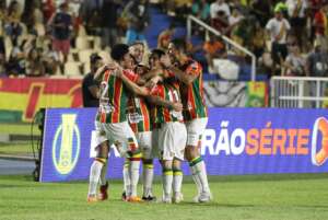 Londrina x Sampaio Corrêa - Jogo contra a zona do rebaixamento