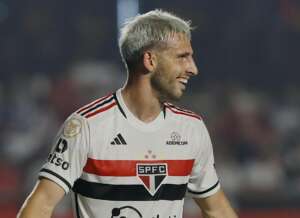 BRASILEIRÃO: São Paulo bate Corinthians e Flamengo volta a vencer