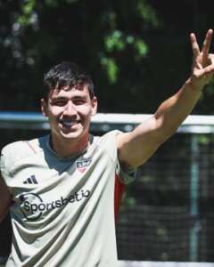 Ferraresi volta aos treinos após cirurgia no joelho e aprimora físico para reforçar o São Paulo