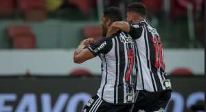 Internacional 0 x 2 Atlético-MG - Galo aproveita reservas do Inter e cola no G6 da Série A