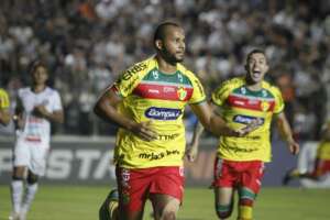 Série C: Olávio é protagonista do Brusque-SC para antecipar classificação na 2ª fase