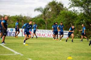 Série B: Londrina desiste de Gilson Kleina e busca técnico experiente