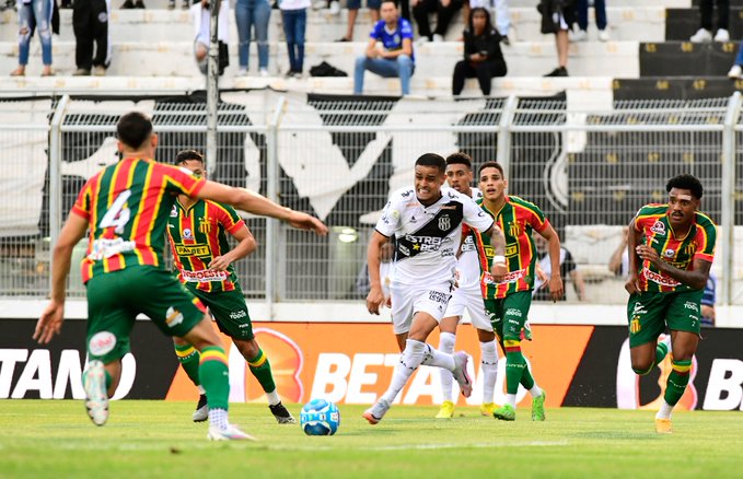 Ponte_Preta - 49 minutos Fim de jogo. A Macaca perdeu pelo placar