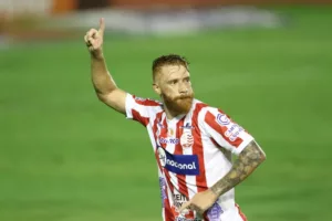 Série B: Ponte Preta acerta com meia do Náutico, ex-Palmeiras
