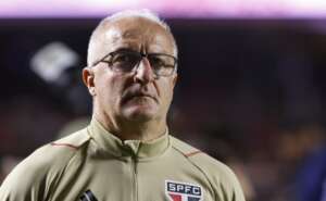 Proximidade de rebaixamento no Brasileirão não assusta Dorival: 'Toda atenção é para domingo'