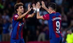 ESPANHOL: Lewandoswski marca duas vezes e Barcelona arranca virada heroica