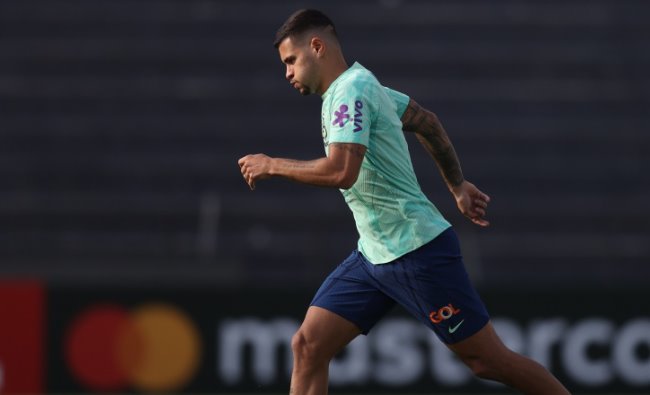 Brasil treina em Lima e Fernando Diniz deve manter a escalação contra o Peru