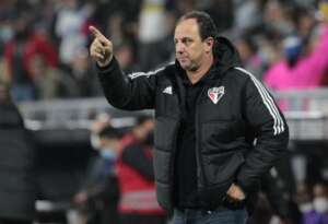 Bahia fecha com ex-técnico do São Paulo para se salvar do rebaixamento