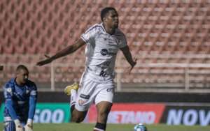 SÉRIE B: Vitória e Sport encaram opostos em briga pela liderança