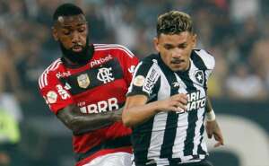 Botafogo 1 x 2 Flamengo - Mengão derruba 100% do Fogão em casa e segue no G-4