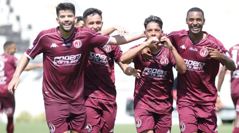 SÃO PAULO, SP - 25.08.2019: JUVENTUS X PONTE PRETA FUTEBOL FEMININO -  Women's Paulista Championship - Juventus wins Ponte Preta (Renata, number  2, featured) by 1-0 on Sy afternoon, 25 August. The