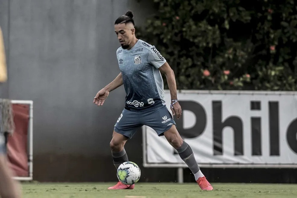 Santos é condenado a pagar valor milionário ao atacante Uribe 2 Santos é condenado a pagar valor milionário ao atacante Uribe (Foto: Ivan Storti/Santos FC)