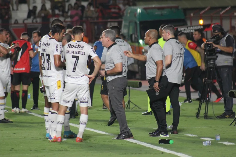 Tencani lamenta derrota do Criciúma fora de casa (Foto: Celso da Luz/Criciúma)