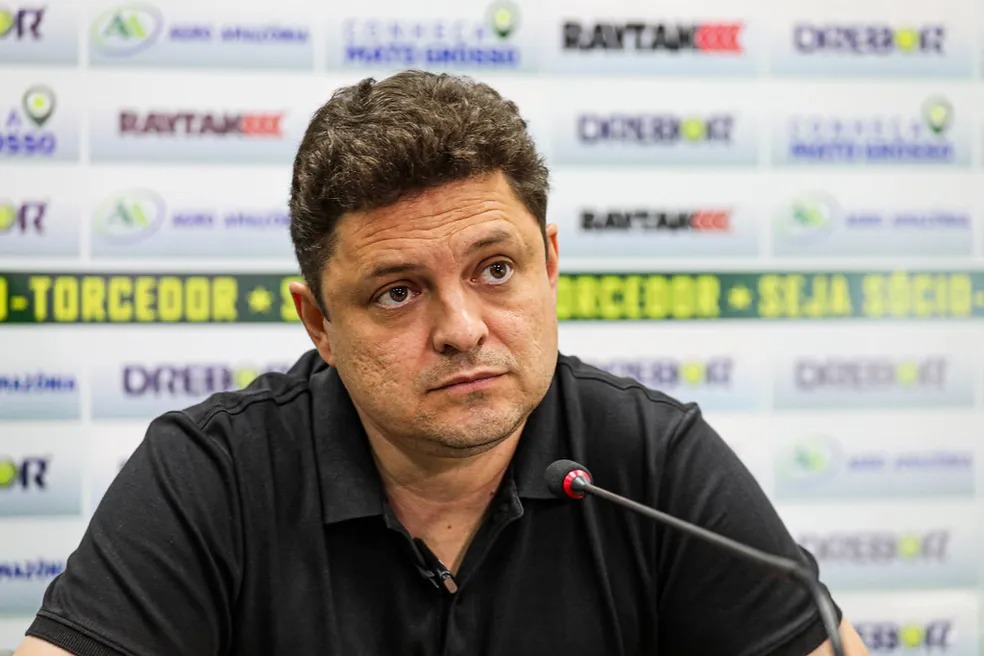 Cristiano Dresch explica saída de jogadores do Cuiabá (Foto: AssCom Dourado)