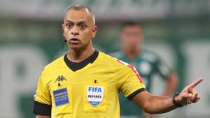 Árbitro que errou a favor do Corinthians é convocado para audiência pública no Senado