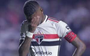 Exame descarta lesão, mas Arboleda é dúvida no São Paulo para 1ª final da Copa do Brasil