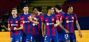 ESPANHOL: Barcelona vence Sevilla com gol contra de Sergio Ramos e assume a liderança