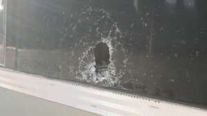 Ônibus com torcedores do Palmeiras são atingidos por pedras perto da La Bombonera