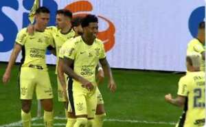 Luxa pede paz e apoio da torcida do Corinthians na Sul-Americana: 