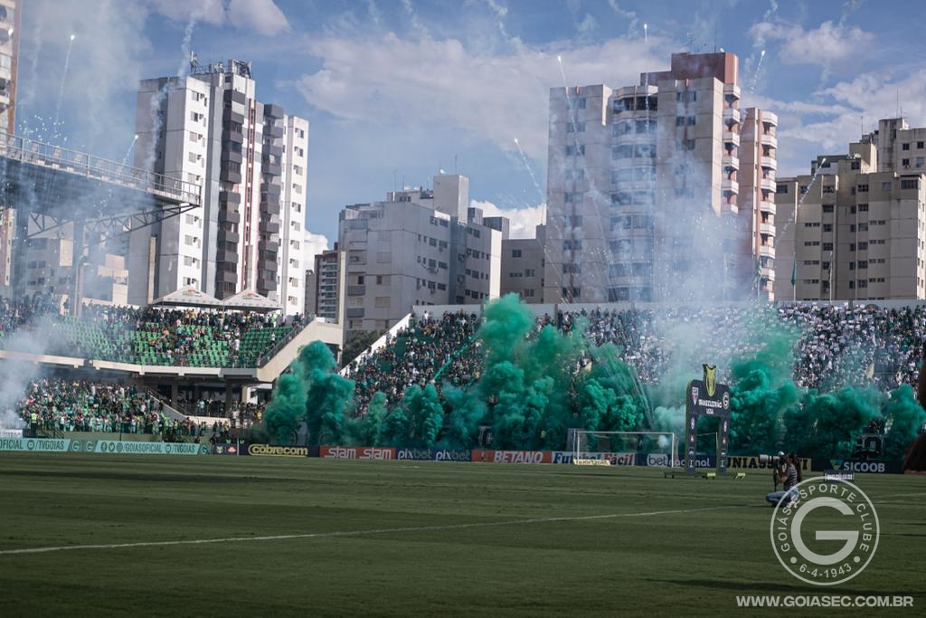 Goiás e Internacional se enfrentam em jogo direto pela parte baixa (Foto: Divulgação/Goiás)