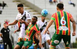 Volante do Sampaio Corrêa exalta empate contra Ponte Preta: 