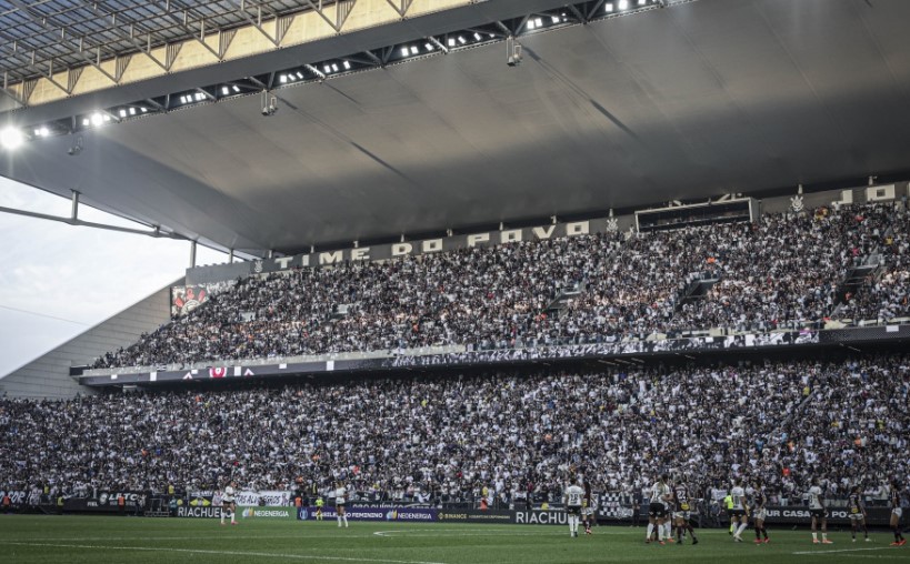 Corinthians feminino domina recordes de público na América do Sul com final na arena