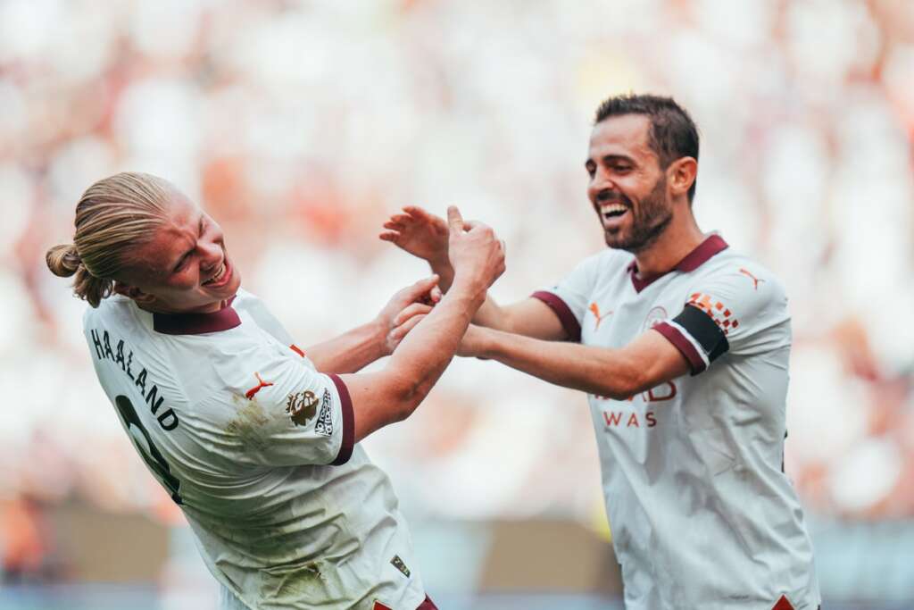 INGLÊS: Manchester City vence e continua na liderança; United perde e Richarlison brilha pelo Tottenham