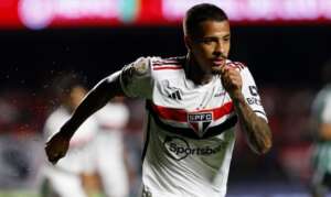 Diego Costa abdica do título e da vitória do São Paulo: 'A gente tem de pensar no clássico'