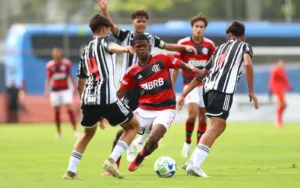 BRASILEIRO SUB-17: Flamengo goleia o Atlético-MG na abertura da 8º rodada