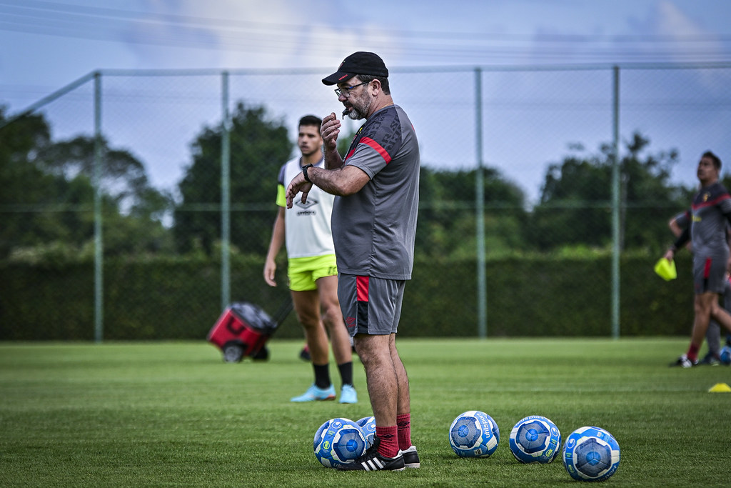 Sport goleia Londrina e sobe para a vice-liderança da Série B