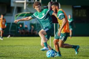 Série B: Chapecoense contrata lateral ex-Coritiba e Portuguesa