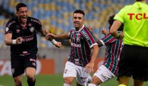 Fluminense 1 x 0 Cruzeiro - Golaço de falta faz Tricolor entrar no G4 do Brasileirão