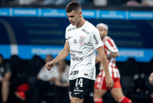 Gabriel Moscardo, do Corinthians, se mostra confiante para partida contra o Fortaleza