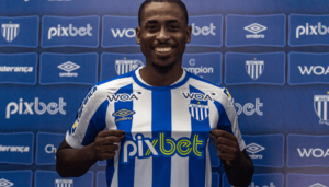 Série B: Avaí rescinde com atleta por indisciplina depois de conflitos e até cabeçada