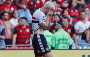 Calleri revela que fará cirurgia após título do São Paulo na Copa do Brasil