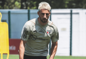 São Paulo treina finalizações à exaustão para não desperdiçar chances contra o Flamengo